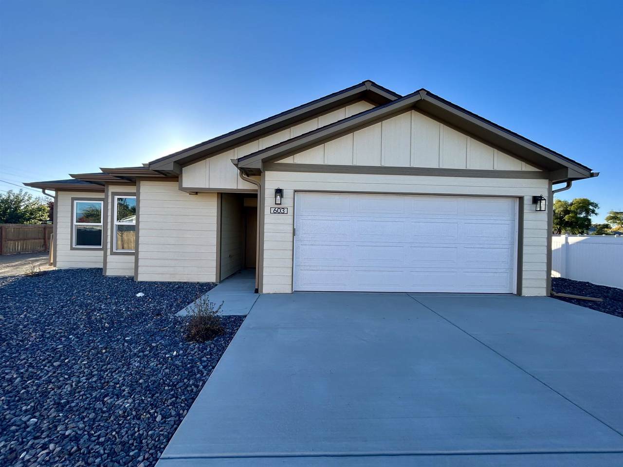 603 Sky Court - Photo 1