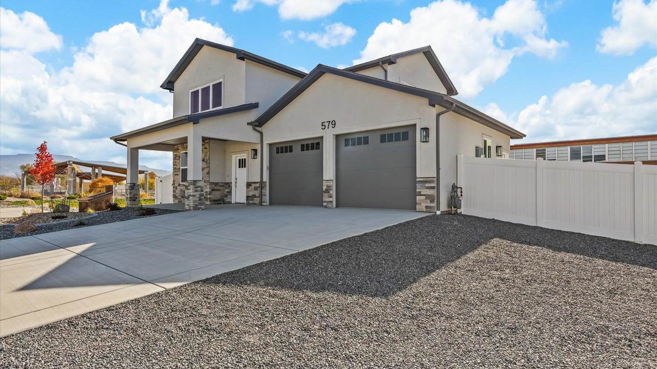 579 Fledgefield Drive - Photo 1
