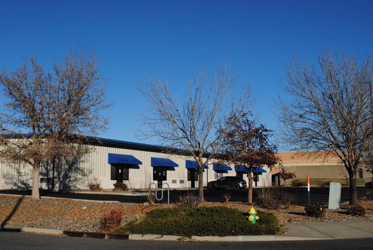 806 North Crest Drive - Photo 1