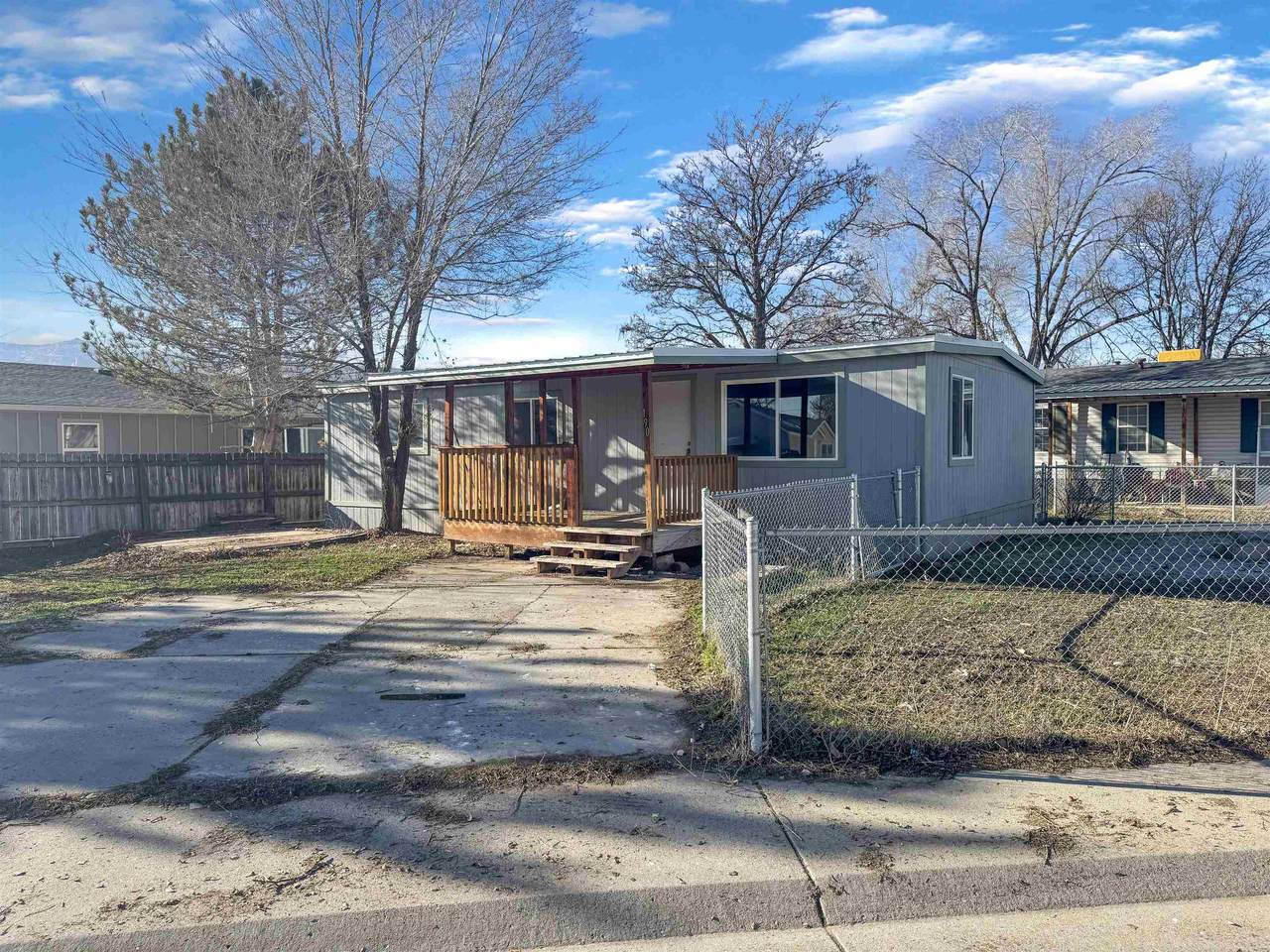 190 Honeysuckle Circle - Photo 1