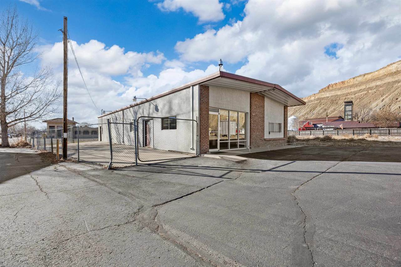 202 Kluge Avenue - Photo 1