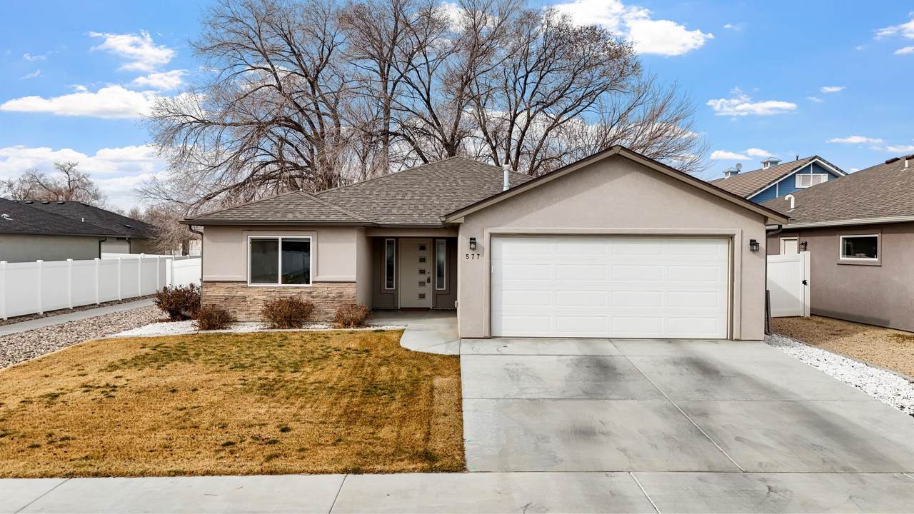 577 Hennessy Way - Photo 1