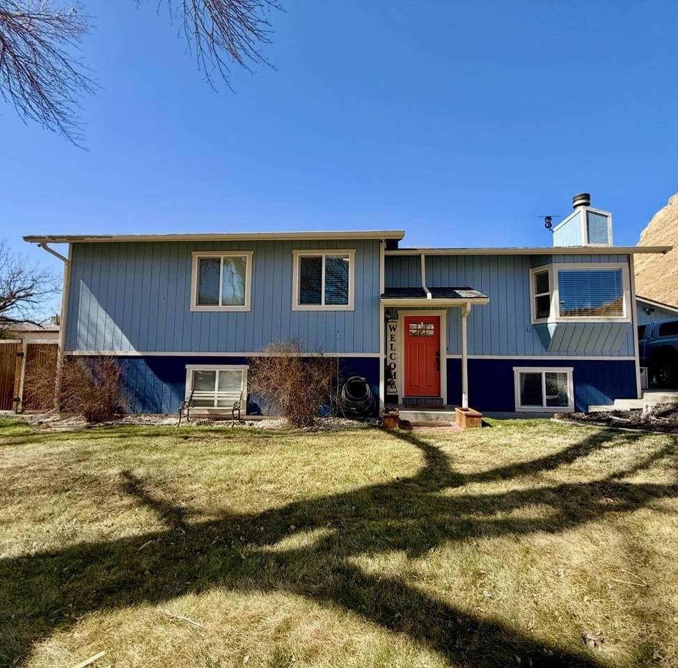 102 Davis Circle - Photo 1