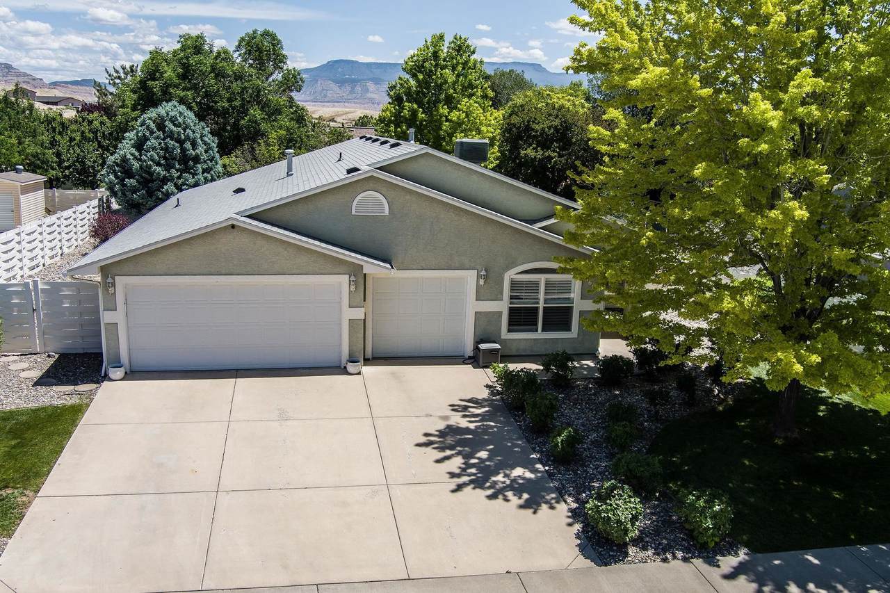 666 Saddle Rock Drive - Photo 1