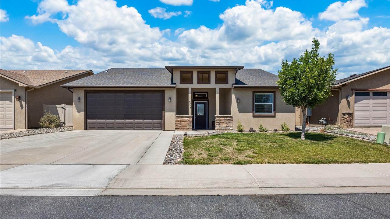 439 Donogal Drive - Photo 1