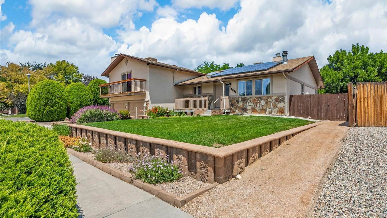 2202 Hawthorne Avenue - Photo 1