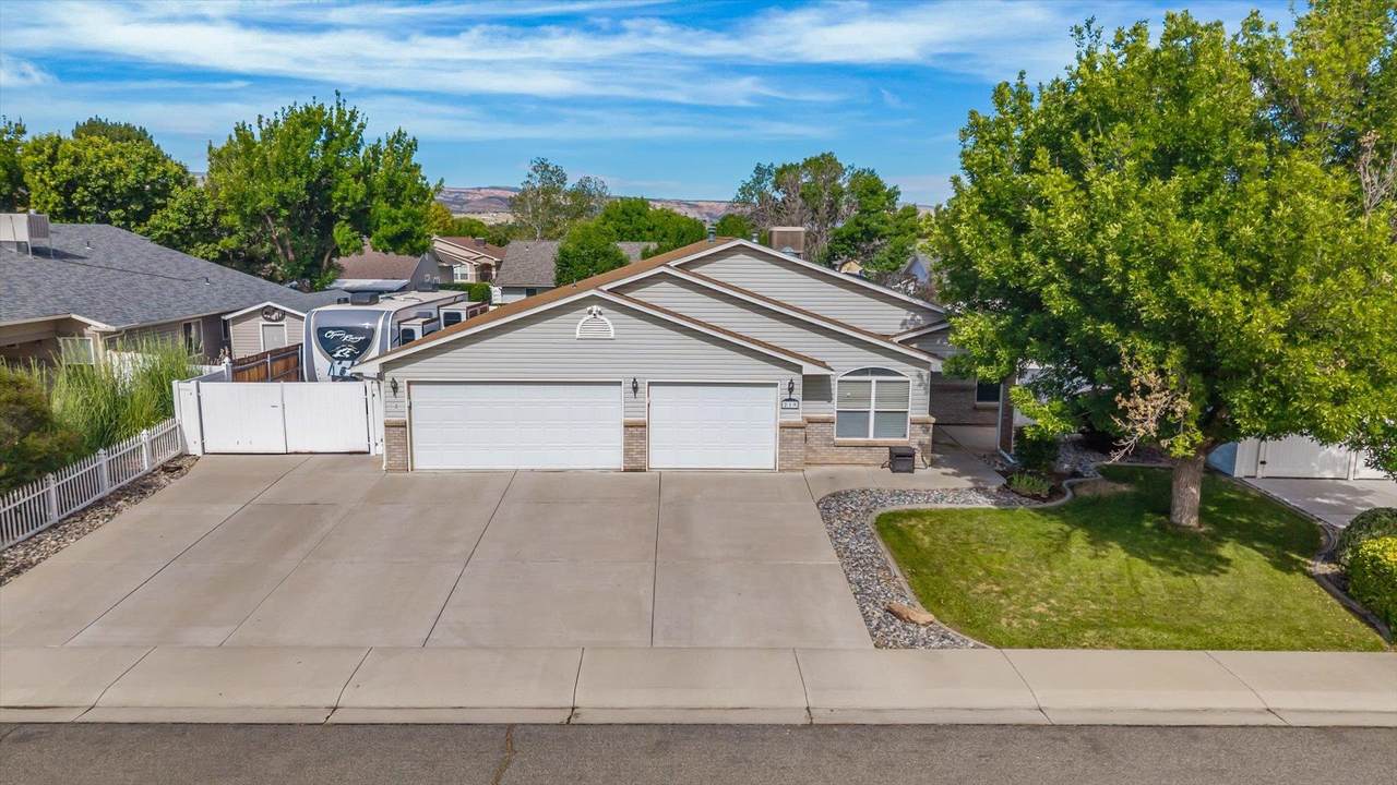 219 Mansfield Court - Photo 1