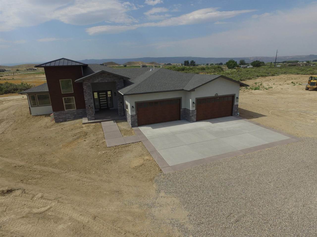 1697 P Road - Photo 1