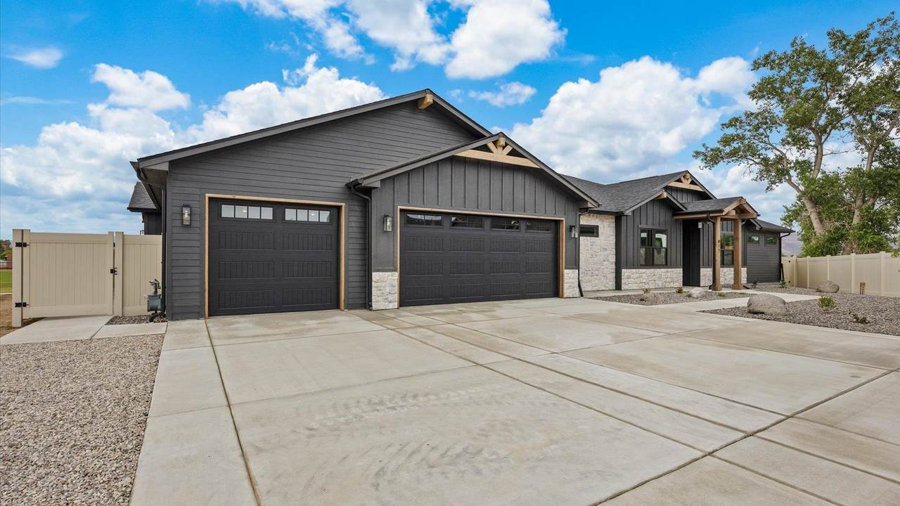 817 Ambrosia Loop - Photo 1