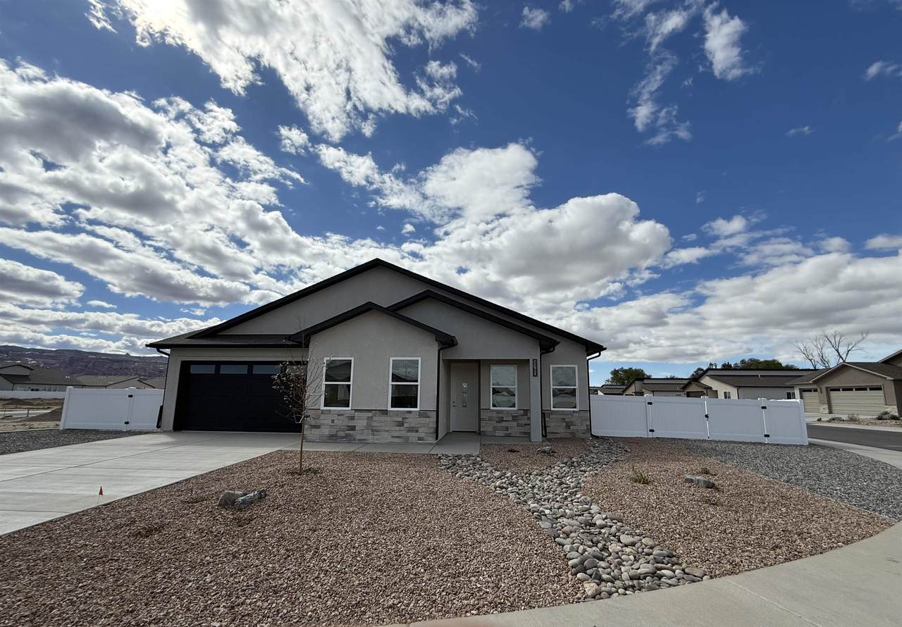 1760 Caliper Way - Photo 1