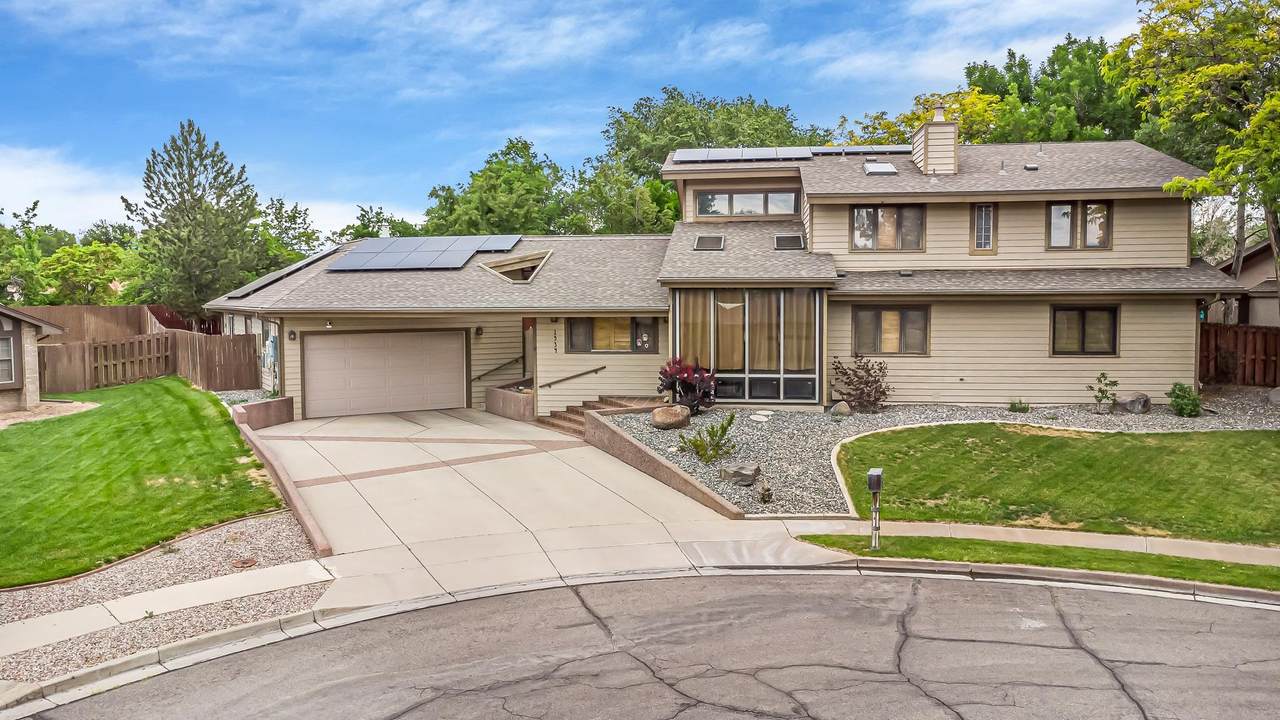 1534 Crest View Court - Photo 1