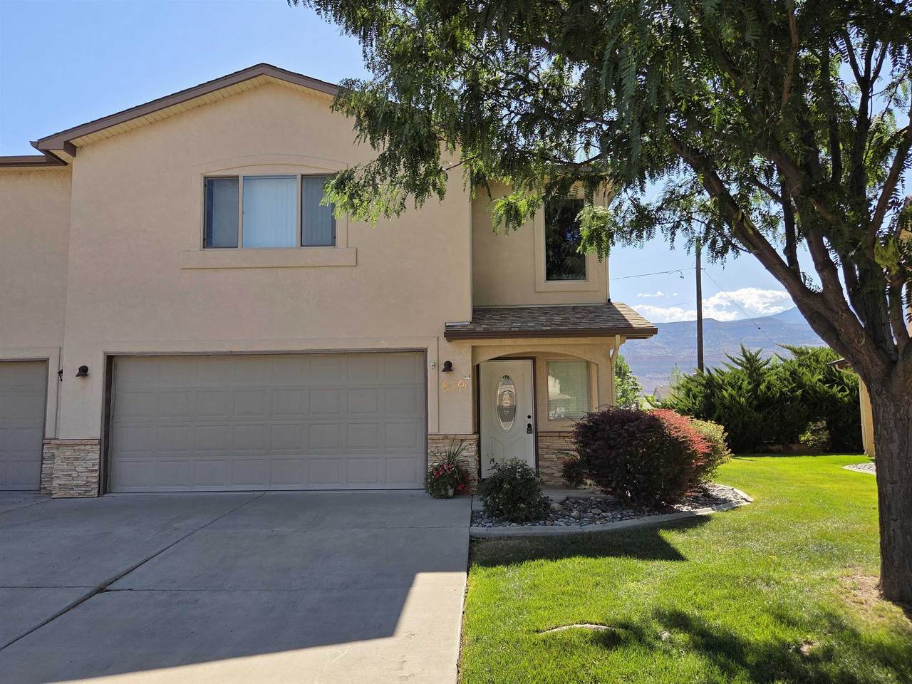 819 Montclair Drive - Photo 1