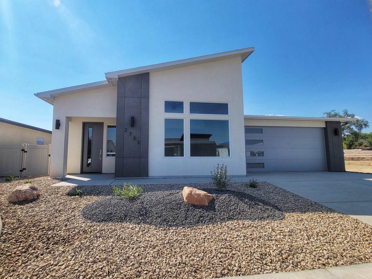 2733 Eclipse Avenue - Photo 1
