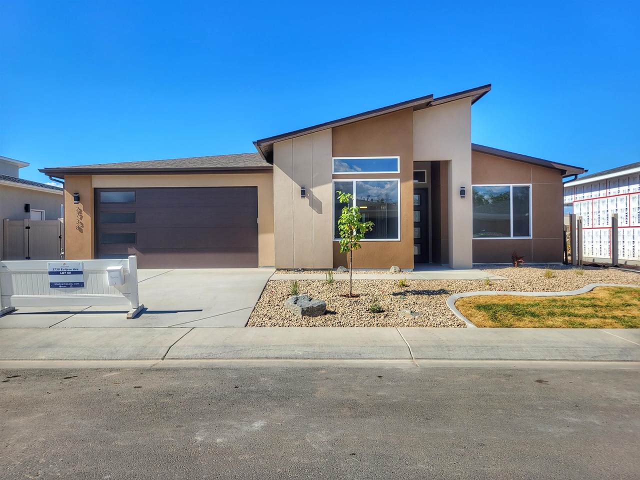 2738 Eclipse Avenue - Photo 1