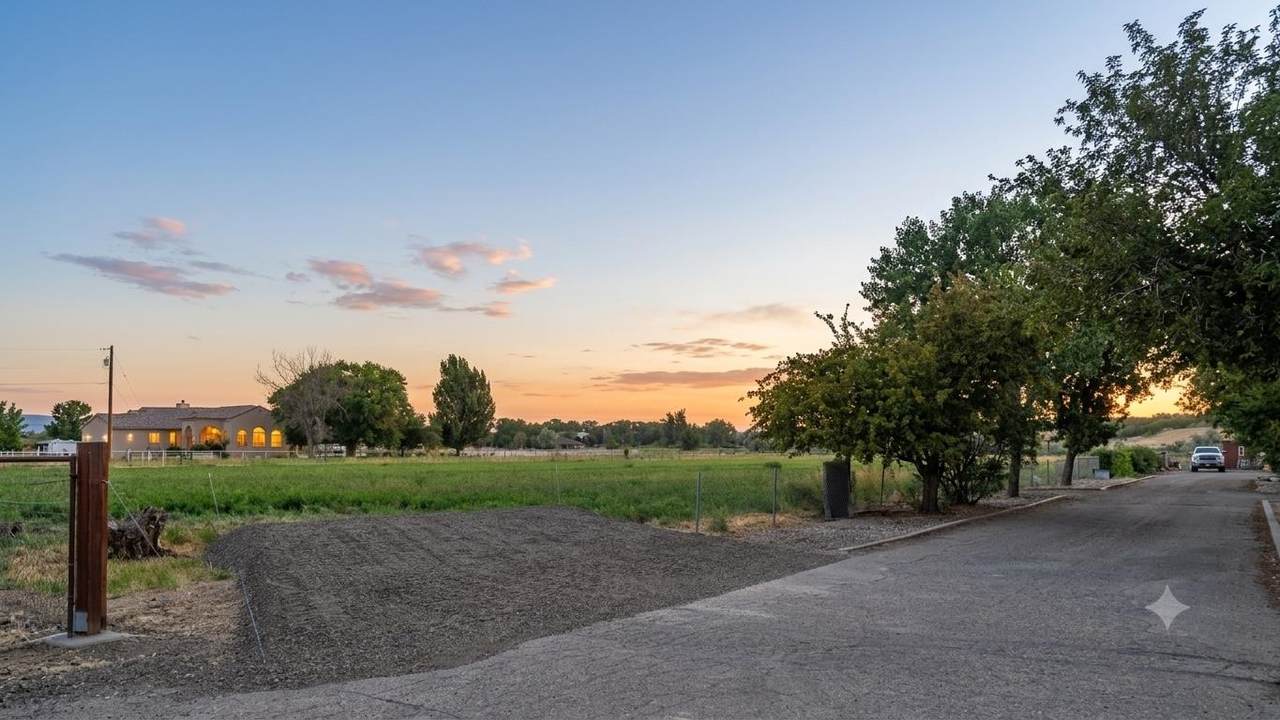 2324 I Road - Photo 1