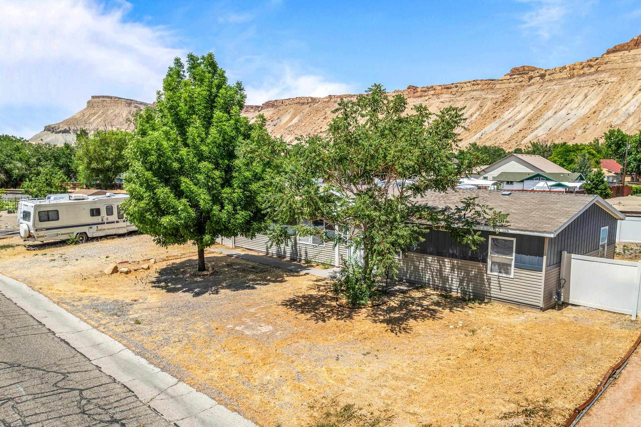 458 4th Street - Photo 1