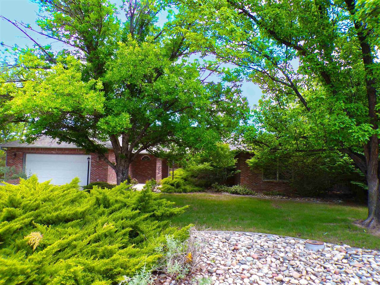 632 Surrey Court - Photo 1