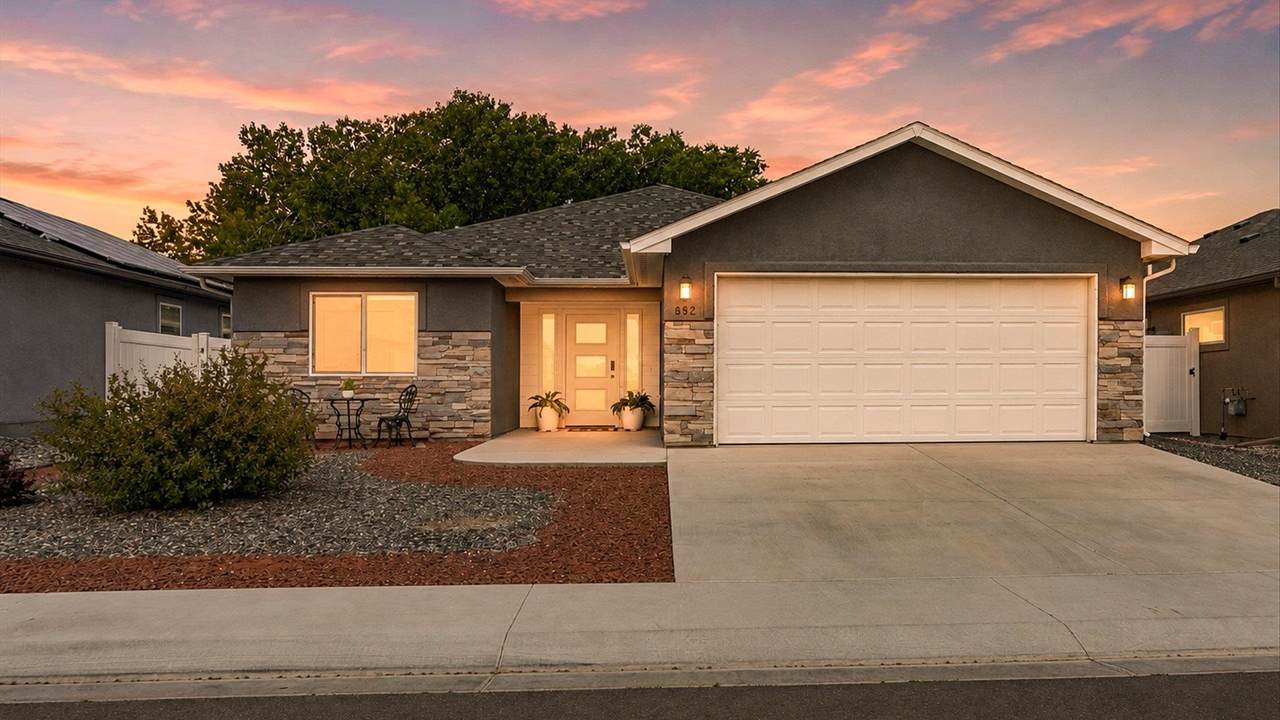 582 Redwing Lane - Photo 1