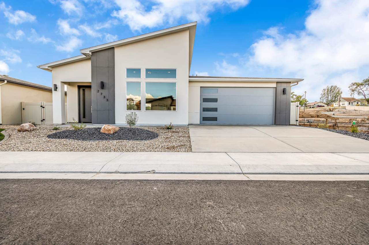 2733 Eclipse Avenue - Photo 1