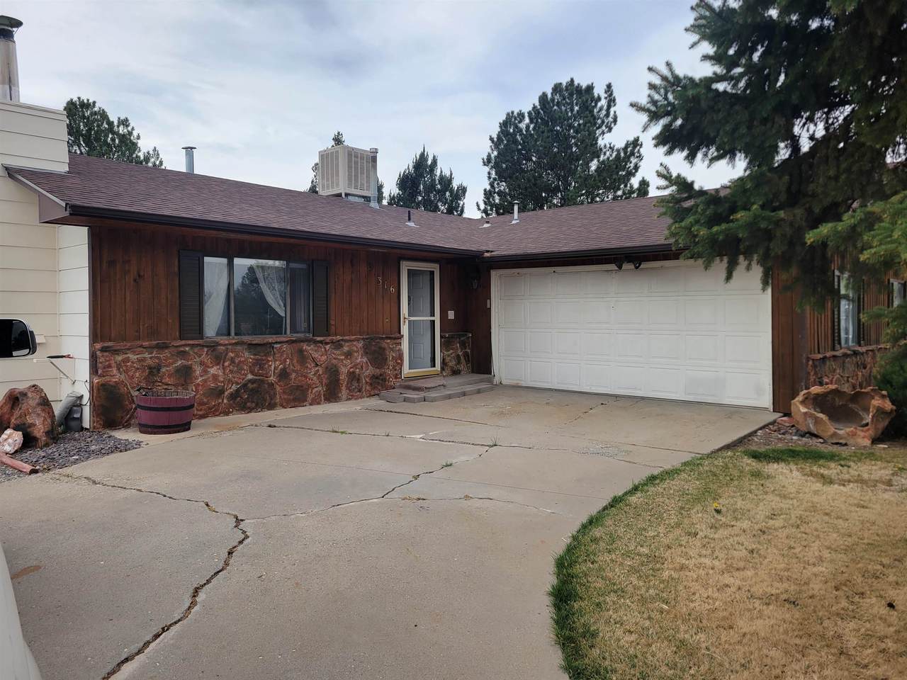 316 Heritage Court - Photo 1
