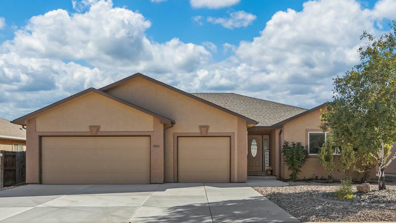 2933 Joan Way - Photo 1