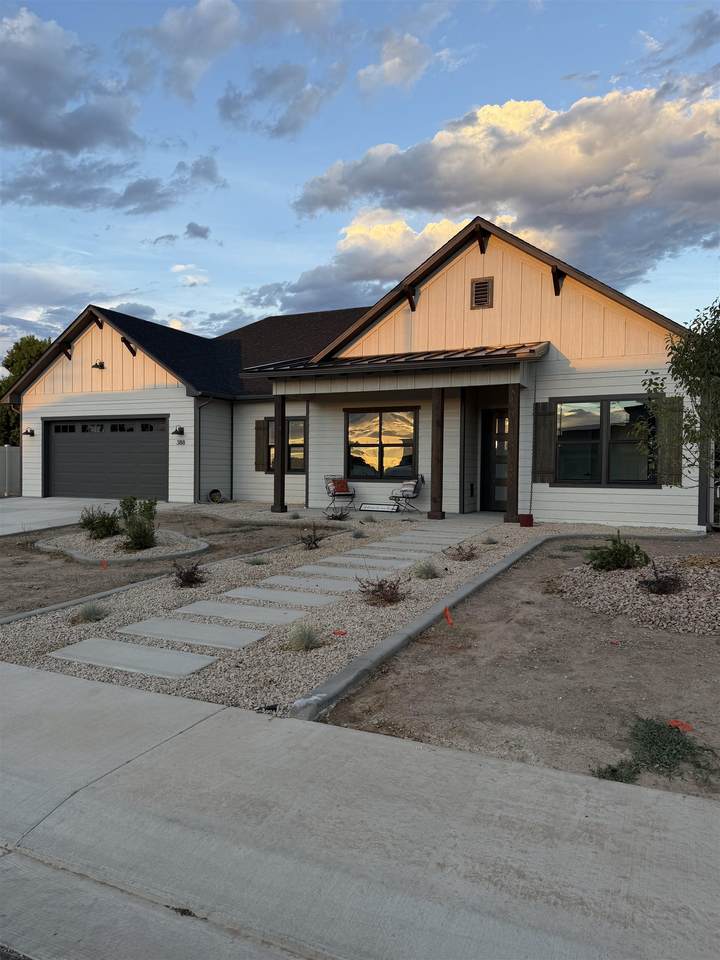 388 Hatchet Canyon Circle - Photo 1