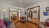2042 Surrey Court - Photo 10