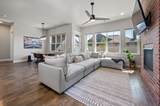 814 Red Apple Road - Photo 3