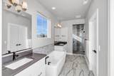 1660 8 Road - Photo 33