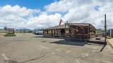 WingNutz Railroad Avenue - Photo 4