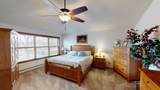 2042 Surrey Court - Photo 20