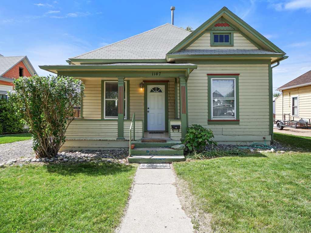 1147 Rood Avenue - Photo 1