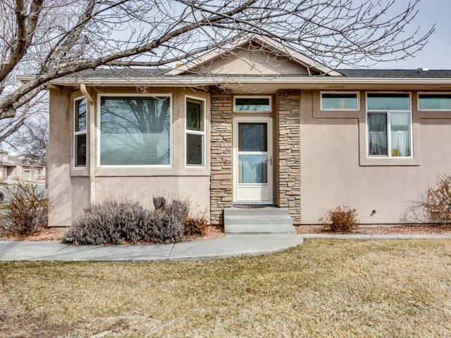 560 Garden Grove Court - Photo 1