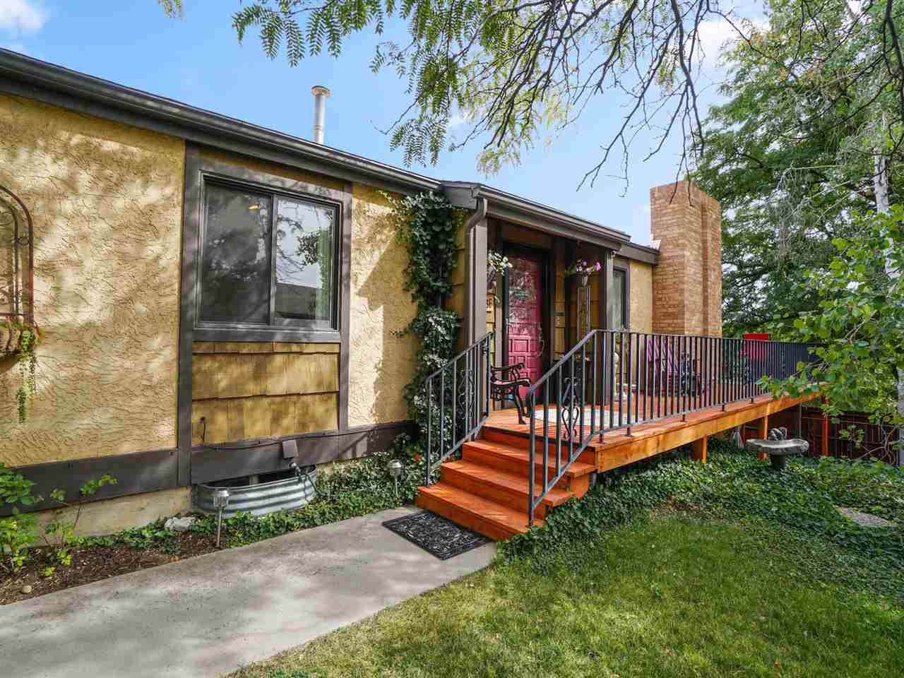 1041 Lakeside Drive - Photo 1