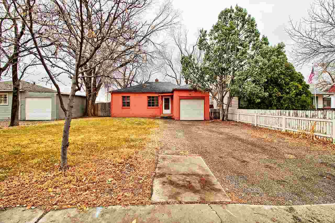 1615 Rood Avenue - Photo 1