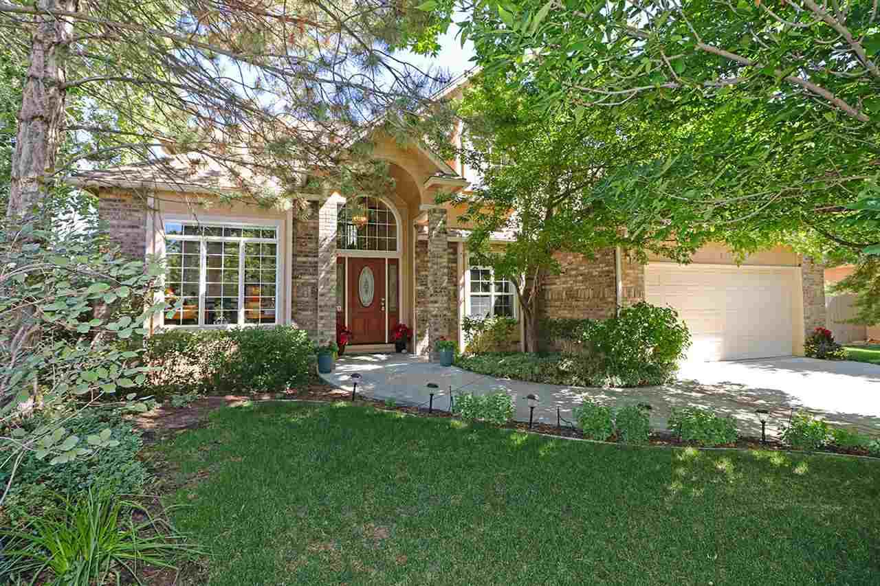 541 Pinnacle Court - Photo 1