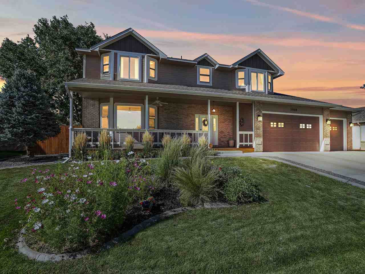 2808 Grand View Drive - Photo 1