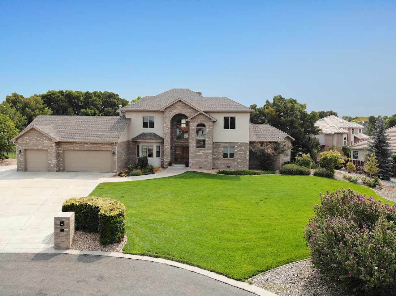 792 Garrison Court - Photo 1