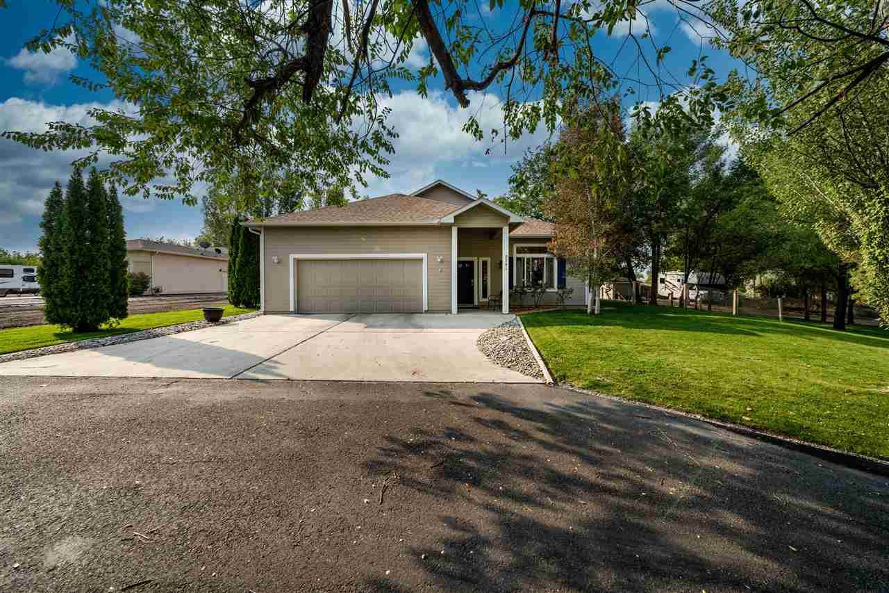 2751 G Road - Photo 1