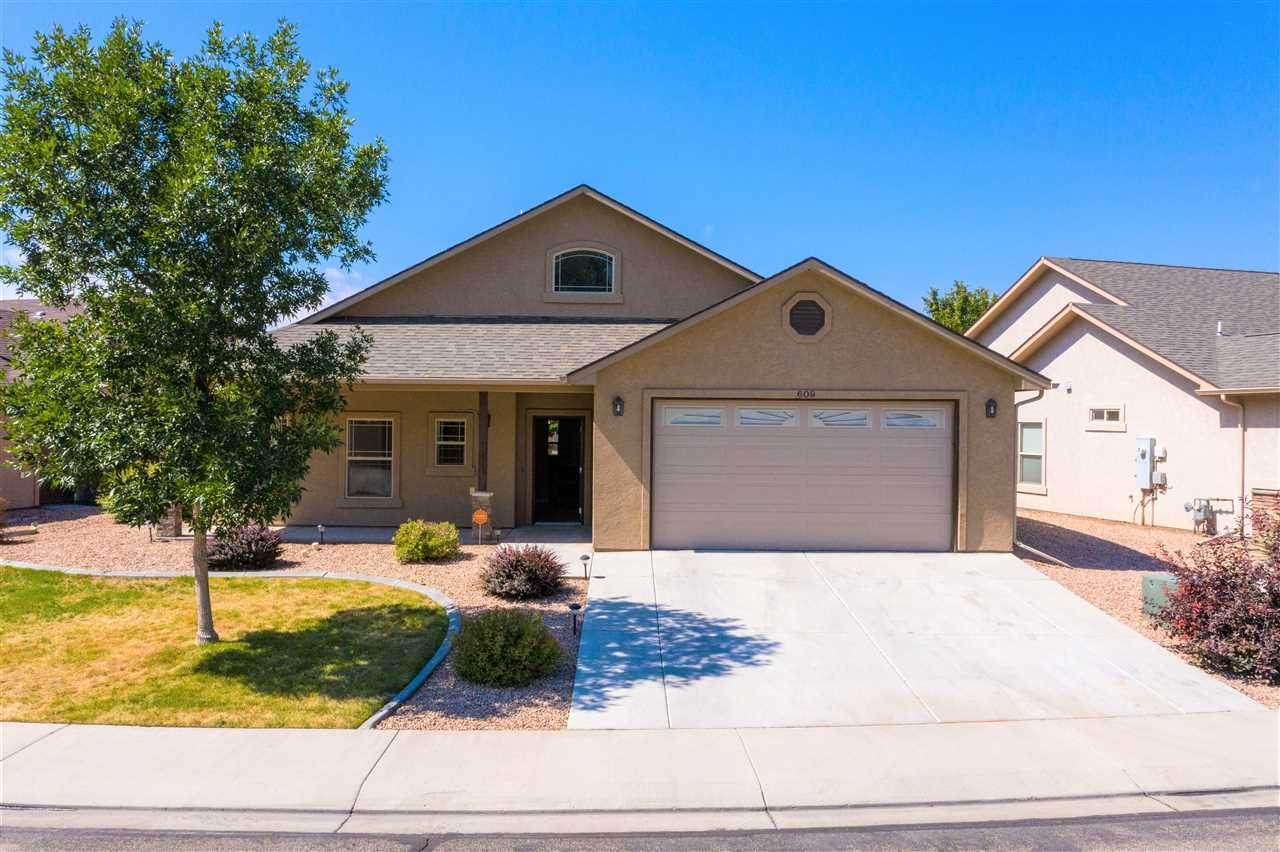 609 Saffron Way - Photo 1