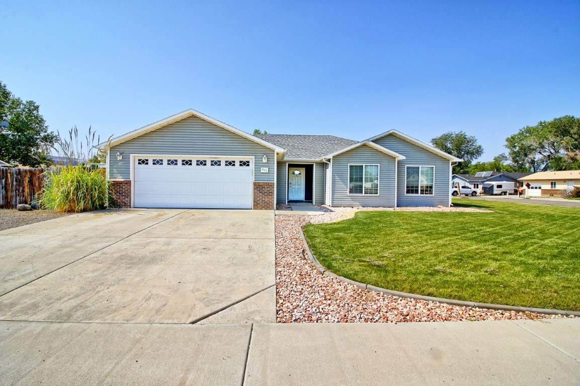 611 Quartz Drive - Photo 1