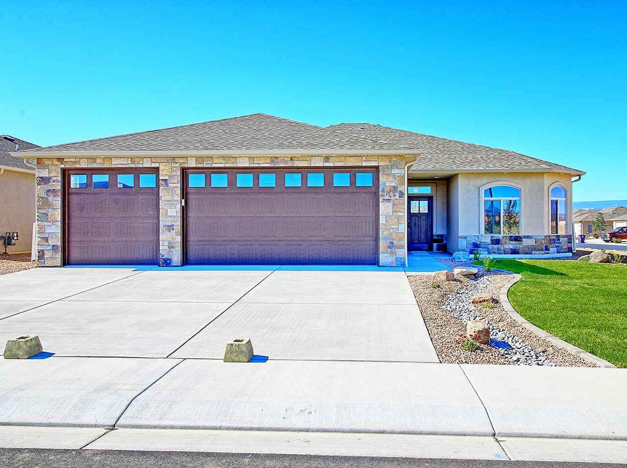 676 Medhurst Lane - Photo 1