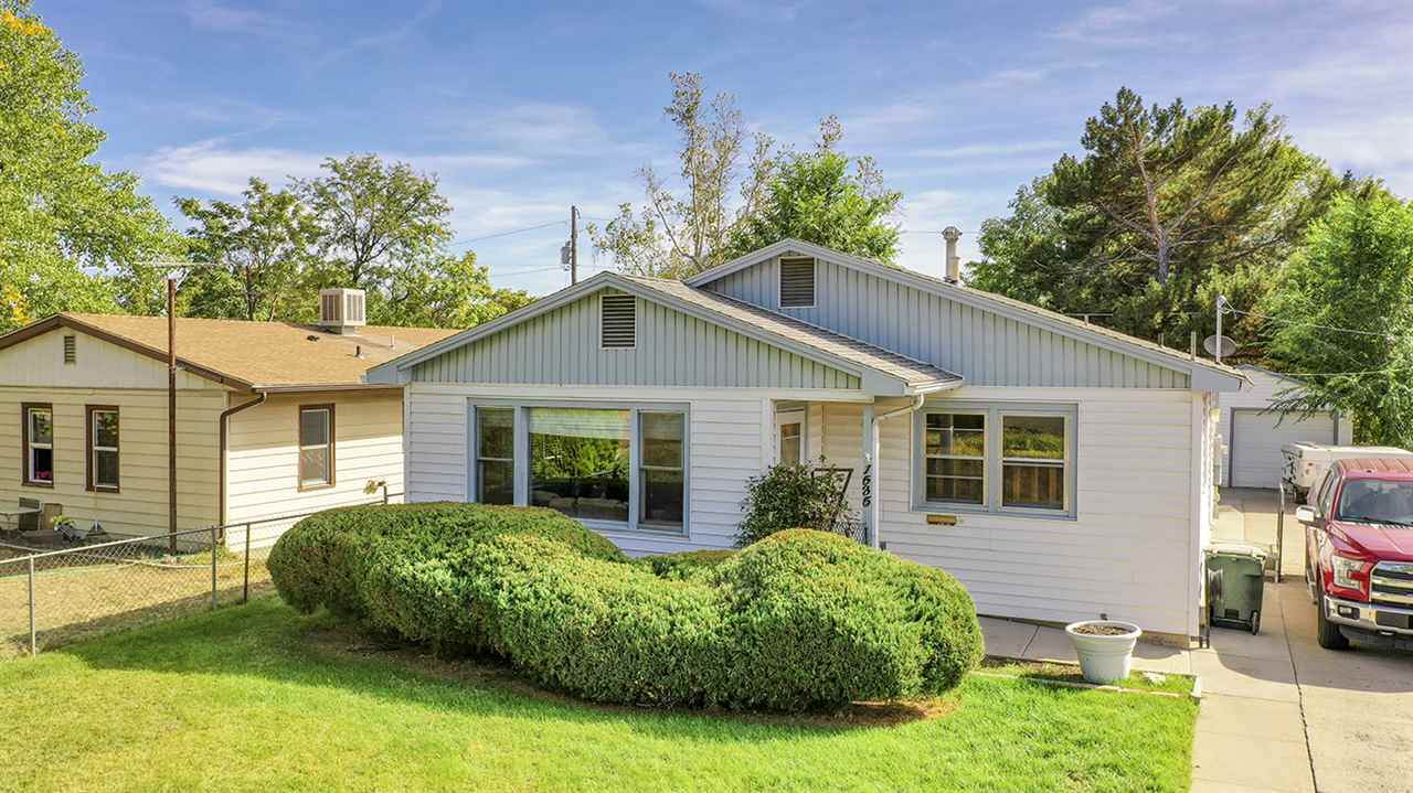 1535 Elm Avenue - Photo 1