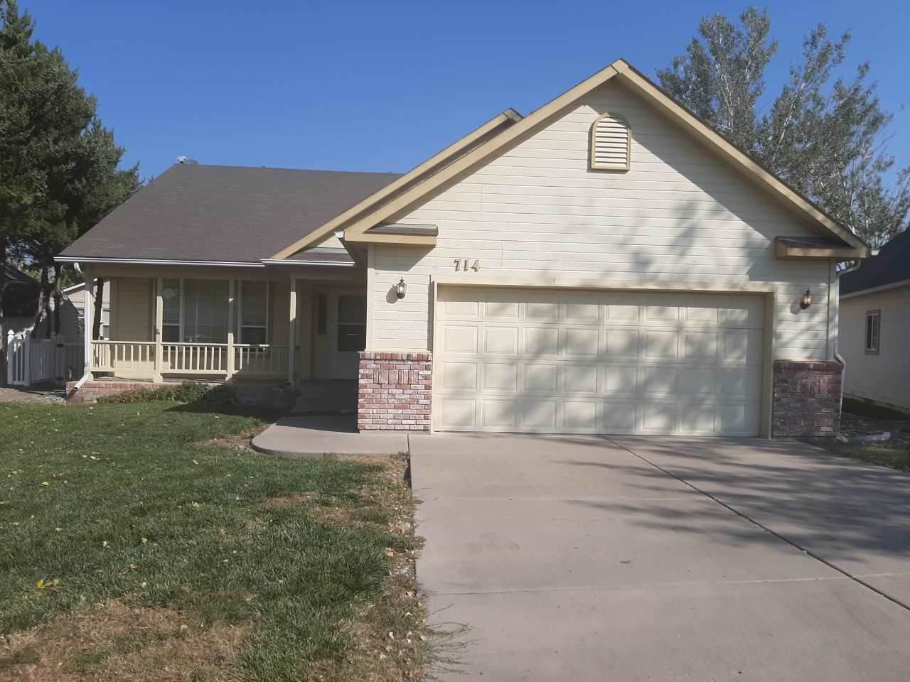 714 Harbor Circle - Photo 1