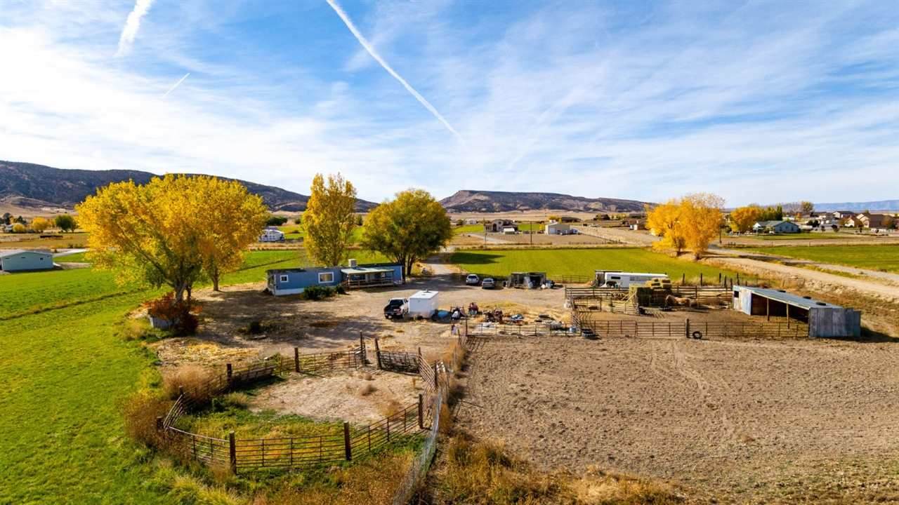 1346 12 Road - Photo 1