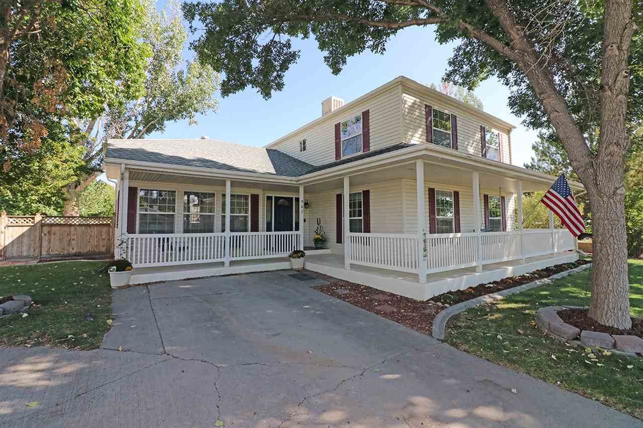 907 Grand Avenue - Photo 1