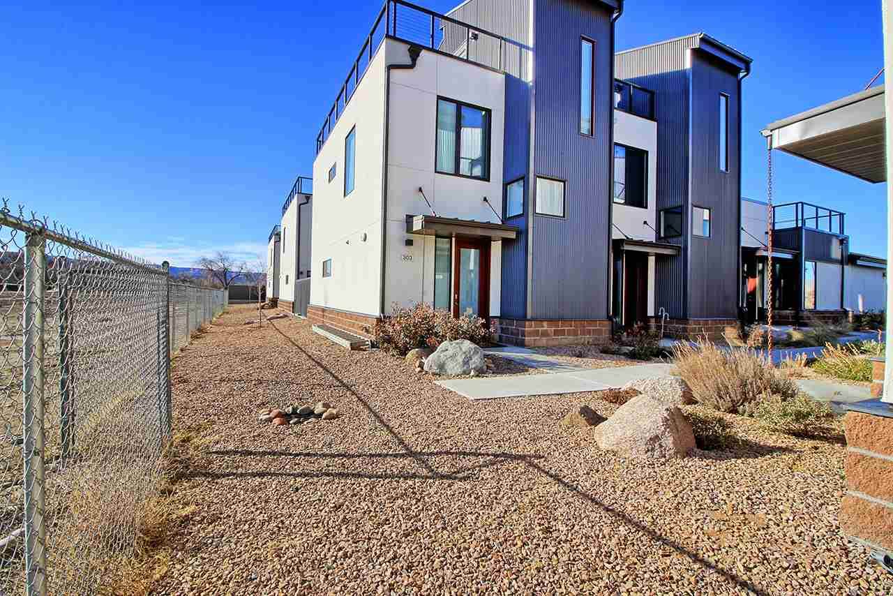 859 Struthers Avenue - Photo 1