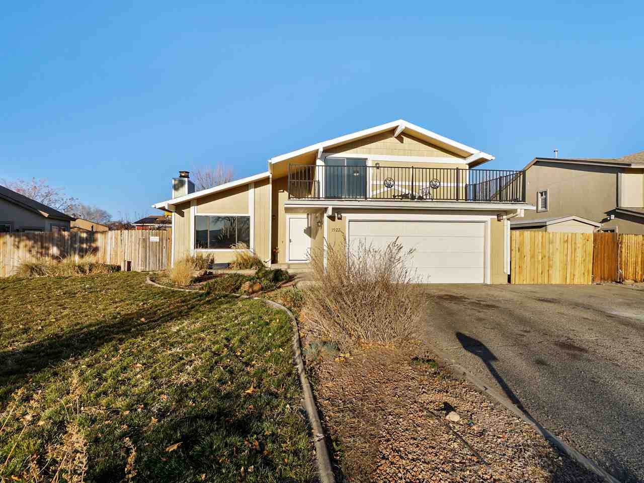 1922 Spring Valley Circle - Photo 1