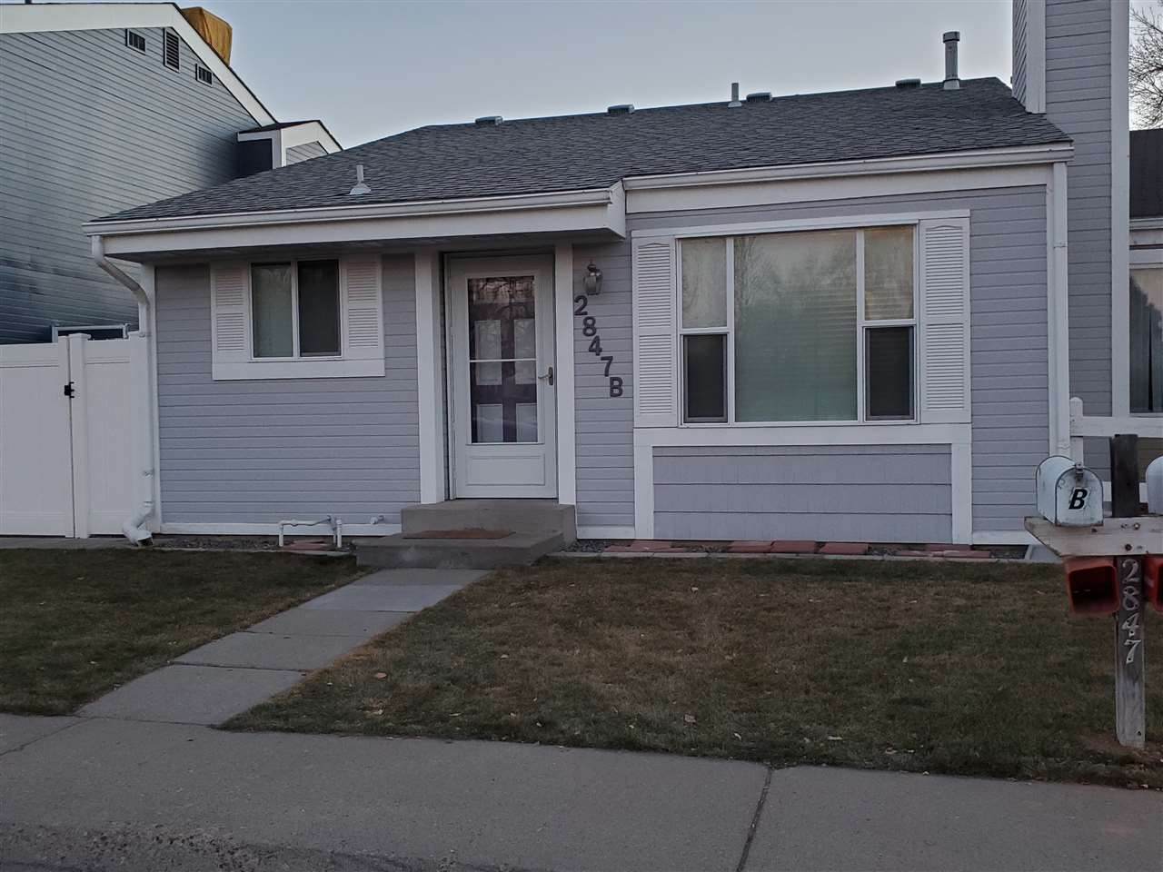 2847 Oxford Avenue - Photo 1