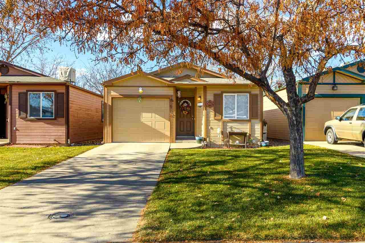 493 Green Acres Street - Photo 1